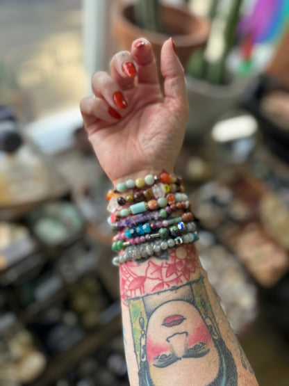 The Local Radish Hosts a DIY beaded crystal bracelet Workshop